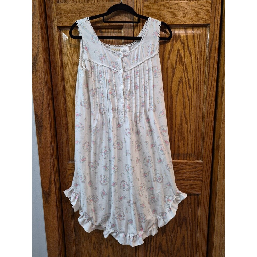 Nicole Vintage Nightgown Medium White Floral Eyelet Lace Cotton Cottagecore Maxi